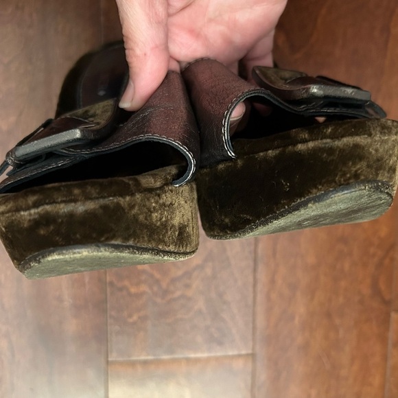 Donald J. Pliner Couture Whimsigoth Green Velvet and Leather Wedge Shoes, Size 8 - Picture 8 of 14